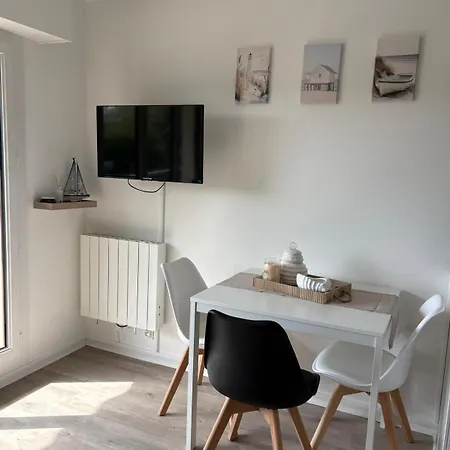 A 2 Min De La Plage, 2 Pieces Confort Linge De Maison Et Menage Compris