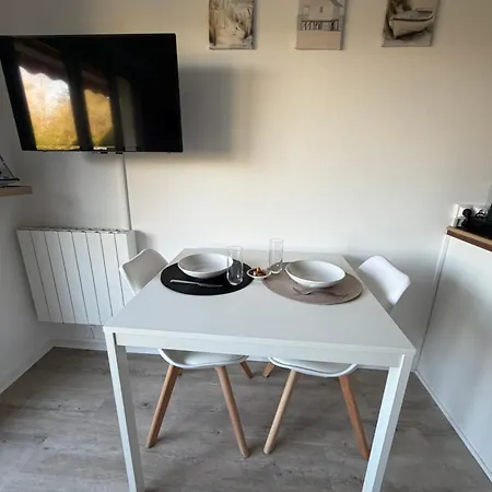 A 2 Min De La Plage, 2 Pieces Confort Linge De Maison Et Menage Compris דירה